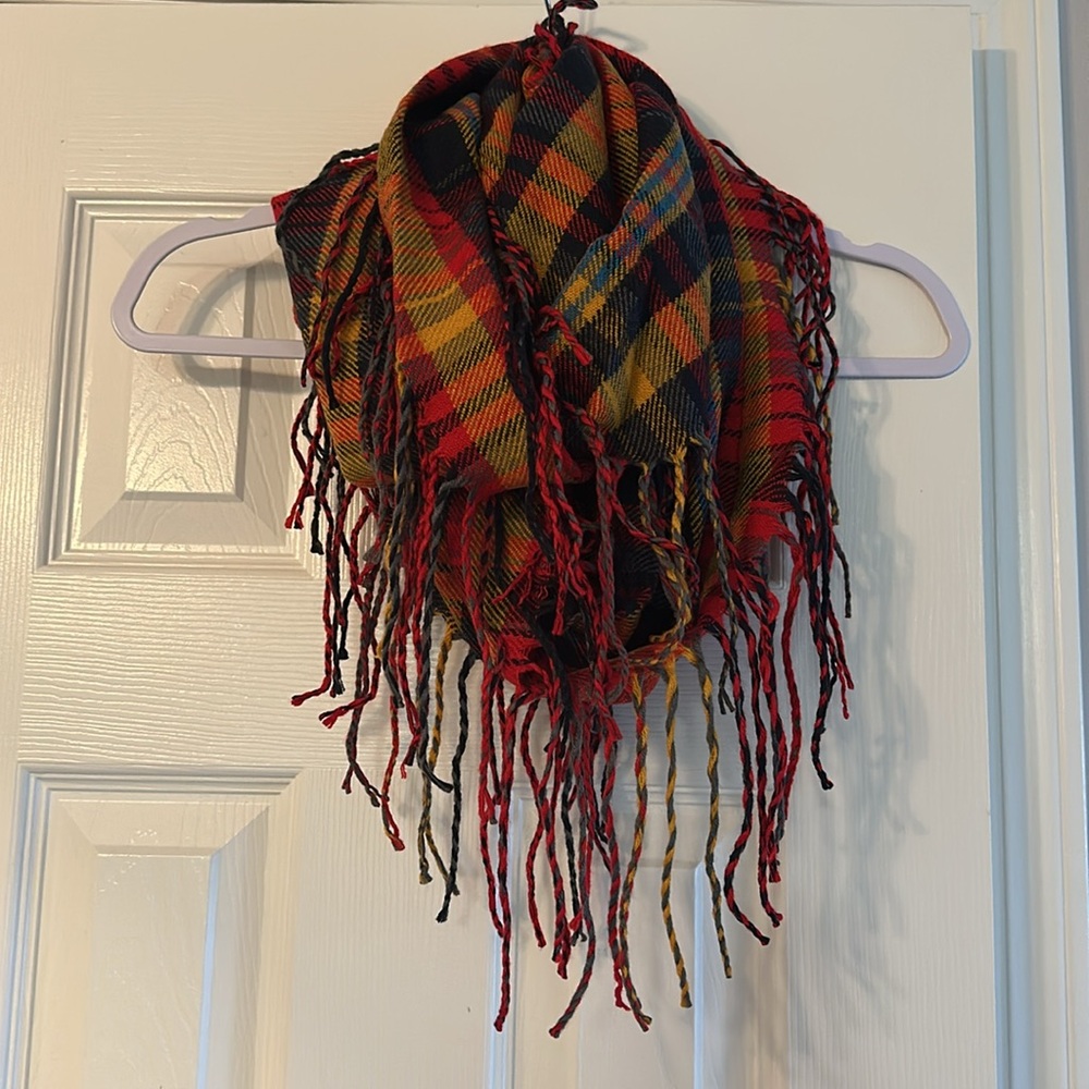Fringe infinity scarf